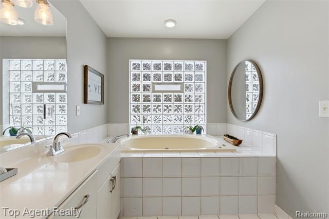 Builiding view twenty seven for 2239 Regency Hills, Shelby Township, MI. 48316