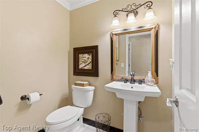 Builiding view twenty three for 2239 Regency Hills, Shelby Township, MI. 48316