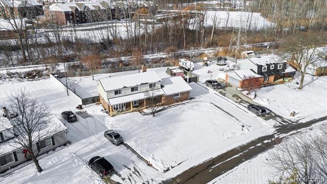 Builiding view fifty eight for 5091 Vincent Trail, Shelby Township, MI. 48316