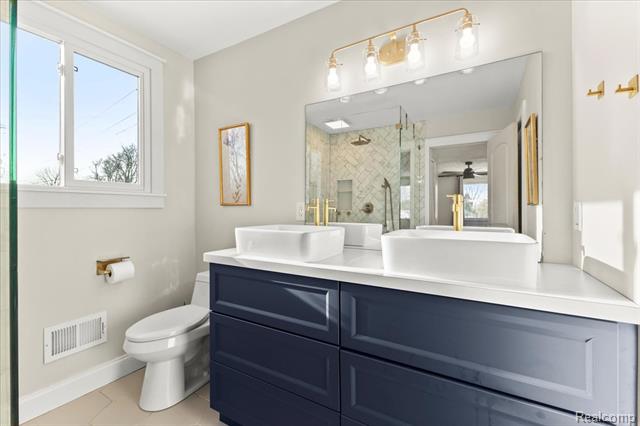 Builiding view thirty six for 5091 Vincent Trail, Shelby Township, MI. 48316