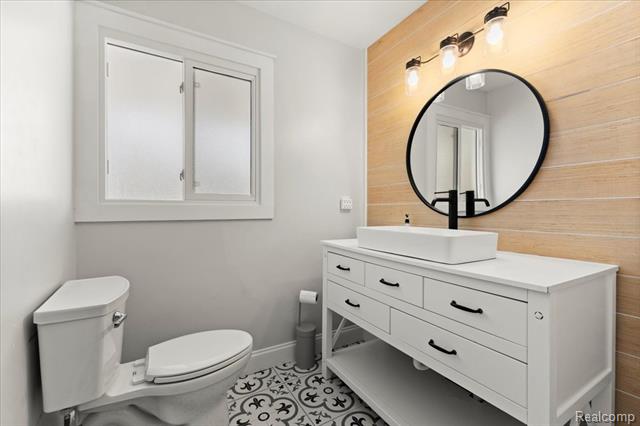 Builiding view thirty for 5091 Vincent Trail, Shelby Township, MI. 48316