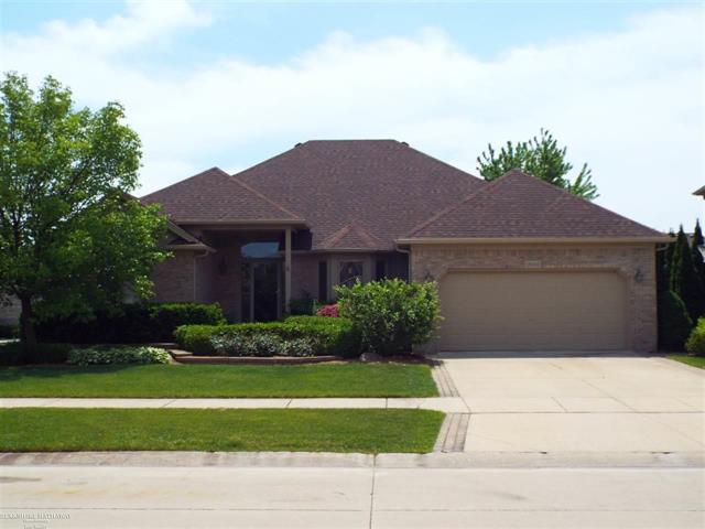 front view for 16100 Forest Way, Macomb, Mi. 48042