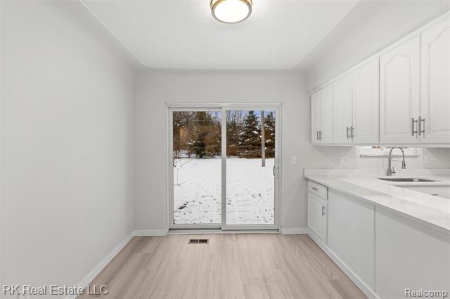 Builiding view eight for 5558 Meadow, Shelby Township, MI. 48316