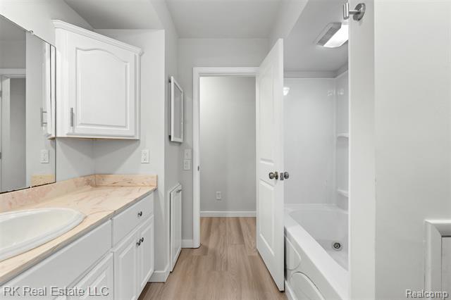 Builiding view eighteen for 5558 Meadow, Shelby Township, MI. 48316