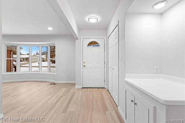 Builiding view four for 5558 Meadow, Shelby Township, MI. 48316