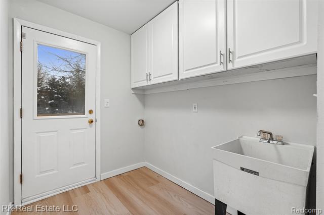 Builiding view fourteen for 5558 Meadow, Shelby Township, MI. 48316