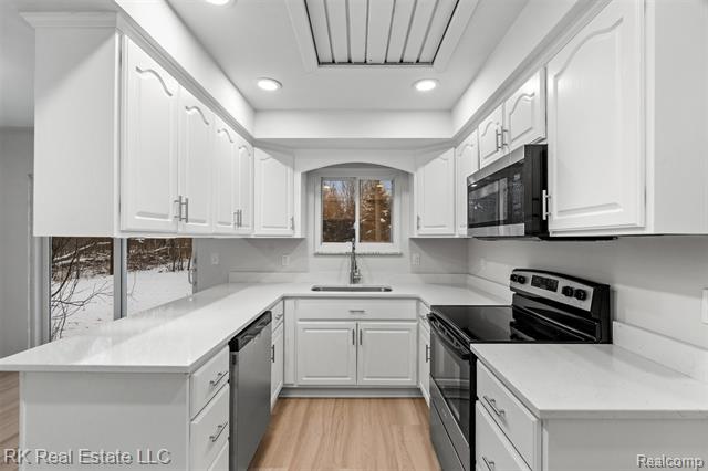 Builiding view nine for 5558 Meadow, Shelby Township, MI. 48316