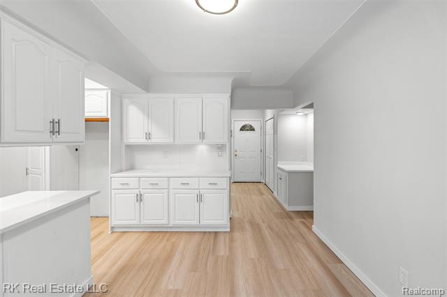 Builiding view seven for 5558 Meadow, Shelby Township, MI. 48316