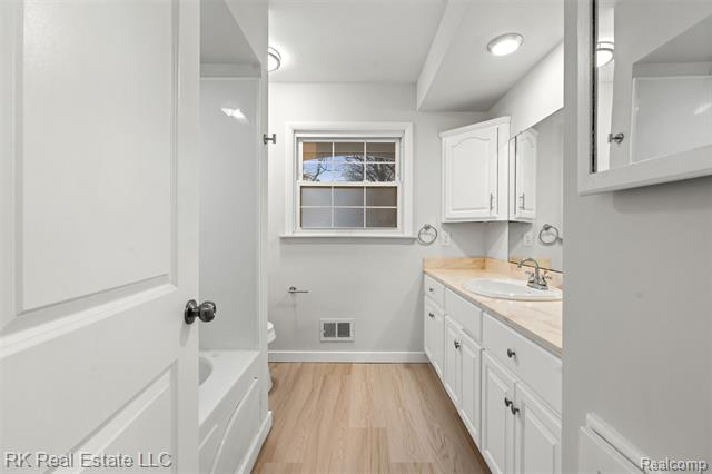 Builiding view seventeen for 5558 Meadow, Shelby Township, MI. 48316