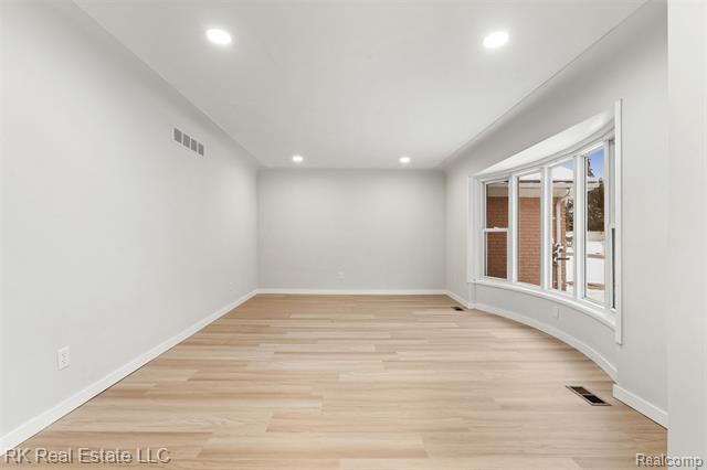 Builiding view six for 5558 Meadow, Shelby Township, MI. 48316