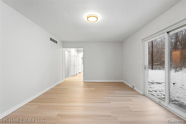 Builiding view sixteen for 5558 Meadow, Shelby Township, MI. 48316