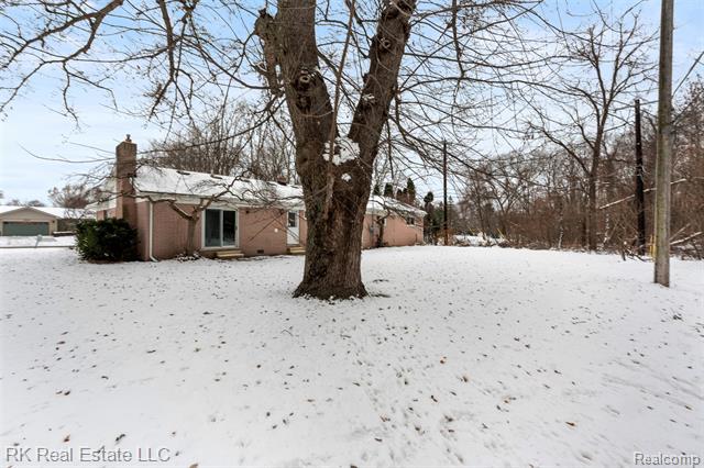 Builiding view thirty five for 5558 Meadow, Shelby Township, MI. 48316