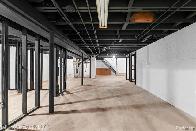 Builiding view twenty eight for 5558 Meadow, Shelby Township, MI. 48316