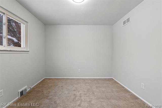 Builiding view twenty for 5558 Meadow, Shelby Township, MI. 48316