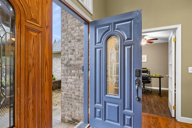 Builiding view eight for 54880 Burlington, Utica, MI. 48315