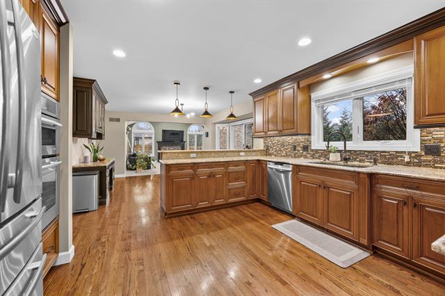 Builiding view eighteen for 54880 Burlington, Utica, MI. 48315