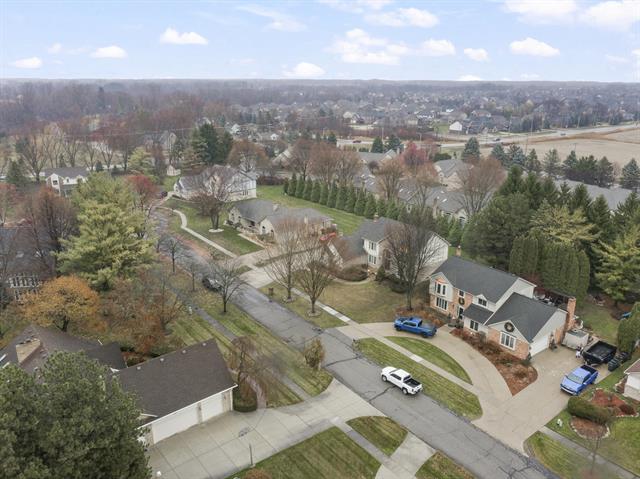 Builiding view five for 54880 Burlington, Utica, MI. 48315