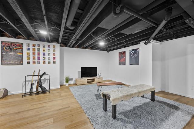 Builiding view forty four for 54880 Burlington, Utica, MI. 48315