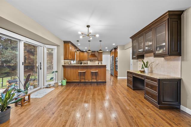 Builiding view nineteen for 54880 Burlington, Utica, MI. 48315