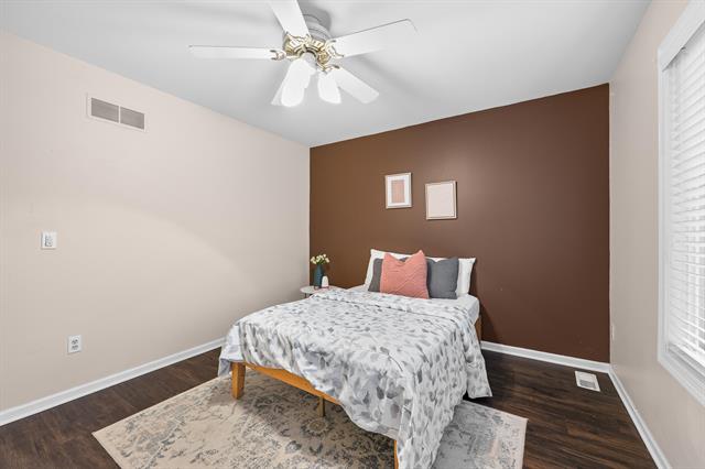 Builiding view thirty four for 54880 Burlington, Utica, MI. 48315