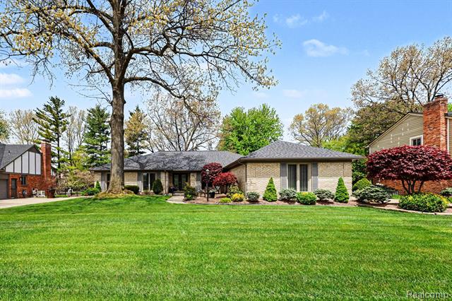 front view for 11921 Rain Tree Ct, Utica, Mi. 48315