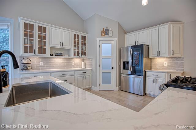 Builiding view eighteen for 63605 Williamsburg, Washington, MI. 48095