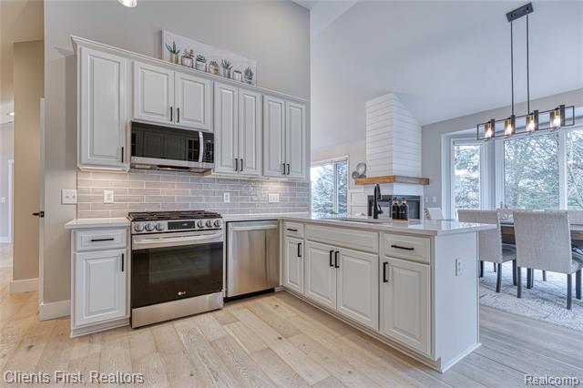 Builiding view fourteen for 63605 Williamsburg, Washington, MI. 48095