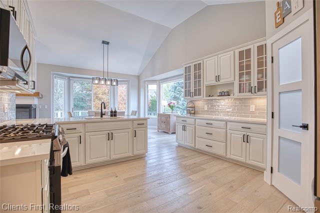 Builiding view nineteen for 63605 Williamsburg, Washington, MI. 48095