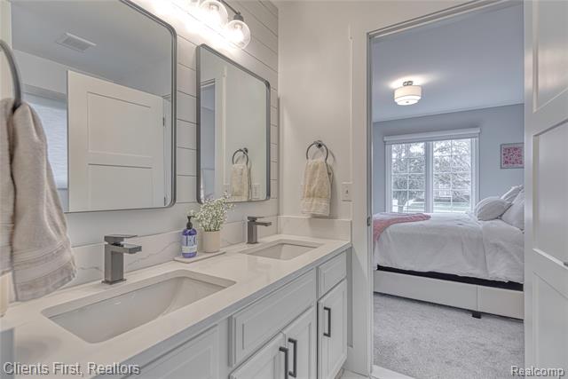 Builiding view thirty eight for 63605 Williamsburg, Washington, MI. 48095