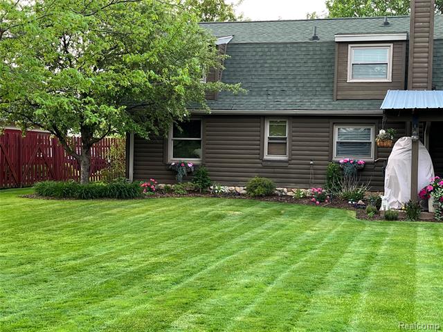 Builiding view forty five for 8402 27 Mile, Washington, MI. 48094