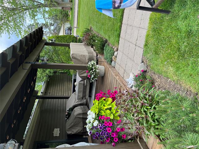 Builiding view forty four for 8402 27 Mile, Washington, MI. 48094