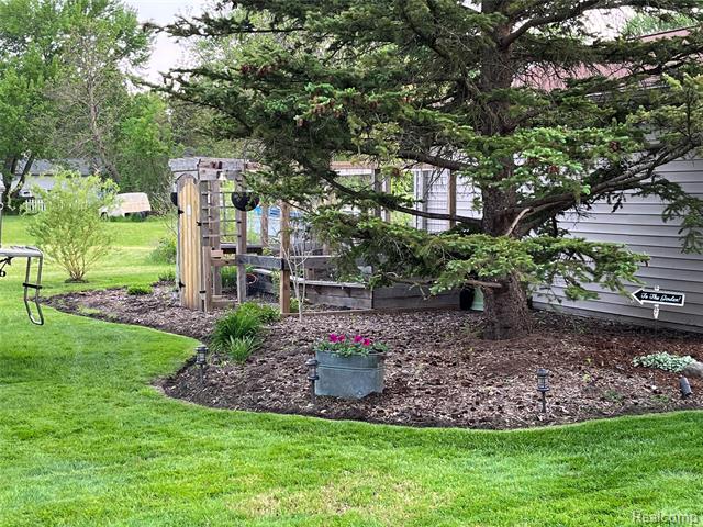 Builiding view forty six for 8402 27 Mile, Washington, MI. 48094