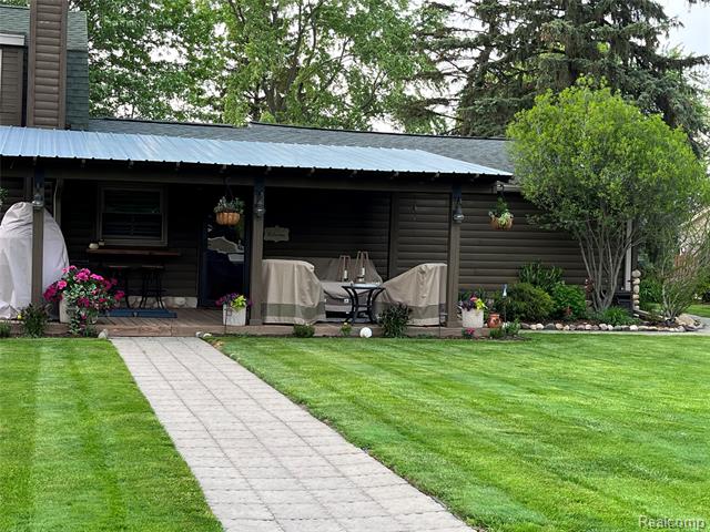 Builiding view forty two for 8402 27 Mile, Washington, MI. 48094