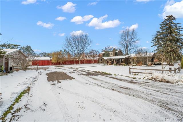 Builiding view thirty four for 8402 27 Mile, Washington, MI. 48094