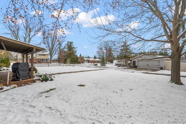 Builiding view thirty nine for 8402 27 Mile, Washington, MI. 48094