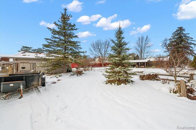 Builiding view thirty three for 8402 27 Mile, Washington, MI. 48094