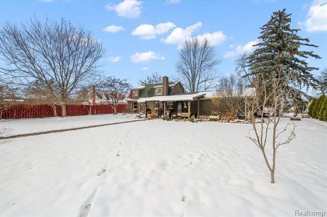 Builiding view thirty two for 8402 27 Mile, Washington, MI. 48094