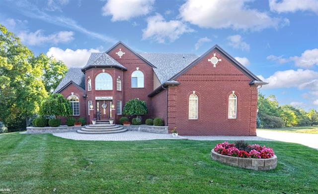 front view for 9037 Prestwick Ct, Washington, Mi. 48095