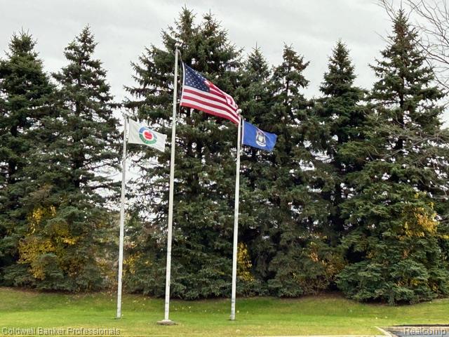 Builiding view forty for 8261 Prestwick, Washington, MI. 48095