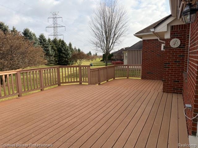 Builiding view thirty two for 8261 Prestwick, Washington, MI. 48095