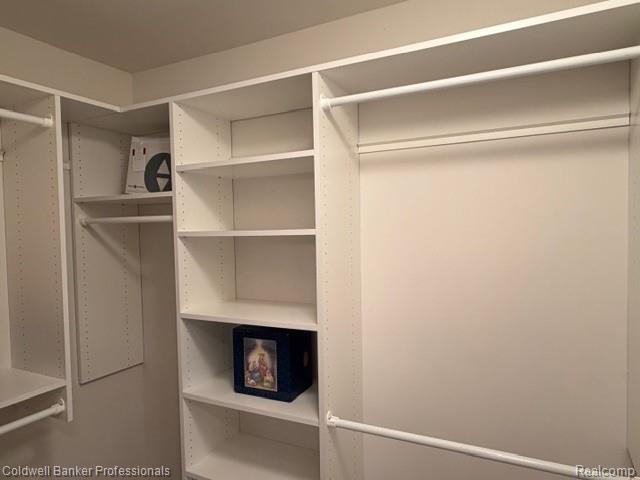 Builiding view twenty one for 8261 Prestwick, Washington, MI. 48095