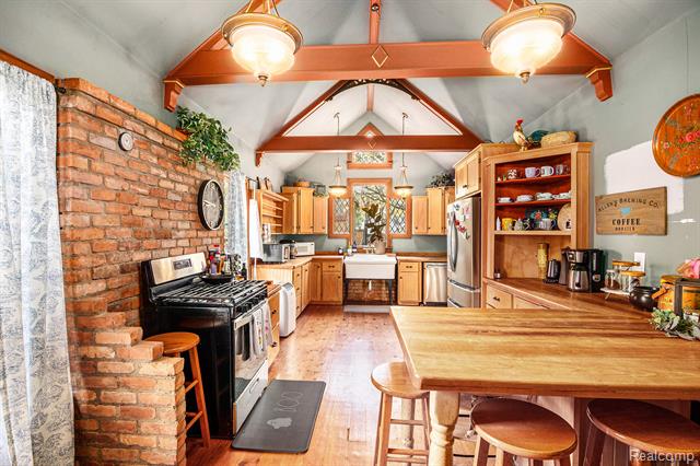 Builiding view eight for 139 Tillson, Romeo, MI. 48065