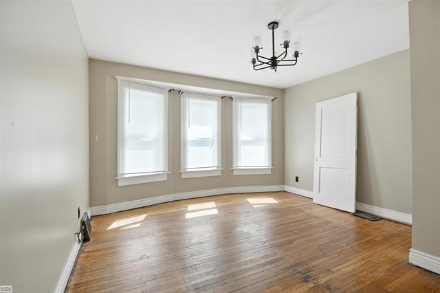 Builiding view nineteen for 180 S Main, Romeo, MI. 48065