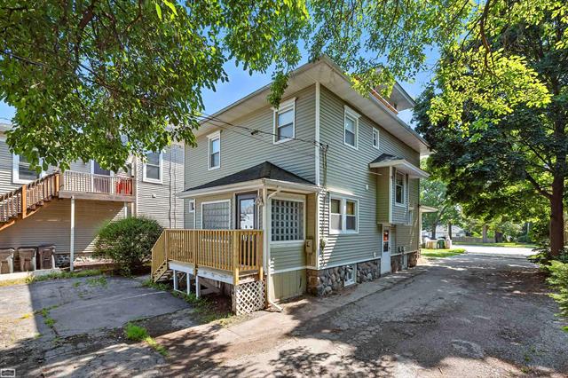 Builiding view thirty three for 180 S Main, Romeo, MI. 48065