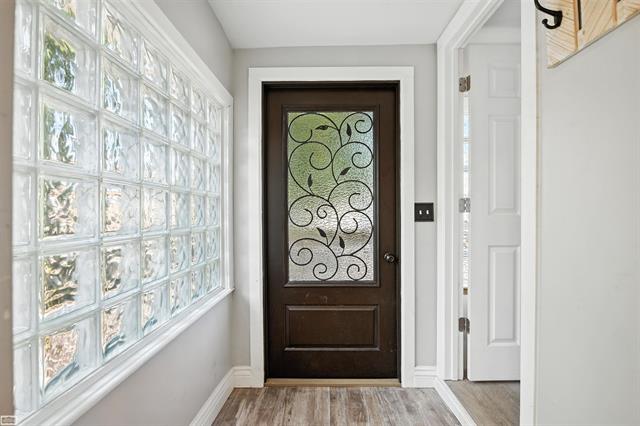 Builiding view thirty for 180 S Main, Romeo, MI. 48065