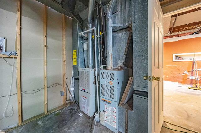 Builiding view twenty eight for 180 S Main, Romeo, MI. 48065