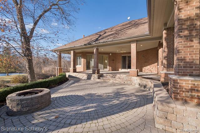 Builiding view fifty eight for 2140 33 Mile, Romeo, MI. 48065