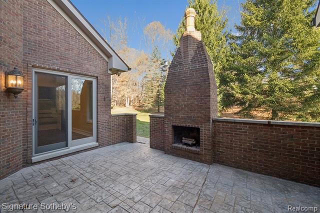 Builiding view fifty six for 2140 33 Mile, Romeo, MI. 48065