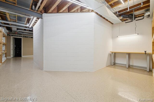 Builiding view fifty for 2140 33 Mile, Romeo, MI. 48065