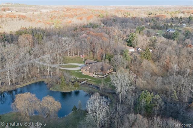 Builiding view sixty one for 2140 33 Mile, Romeo, MI. 48065